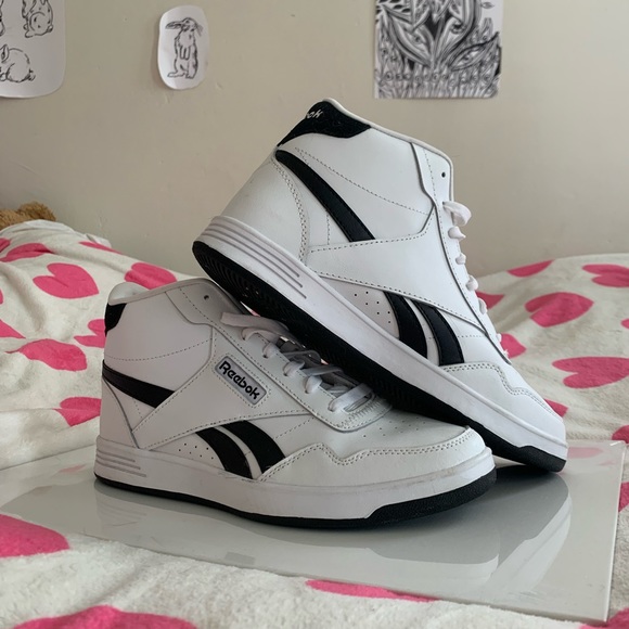 WHITE REEBOK SNEAKERS - Picture 2 of 5